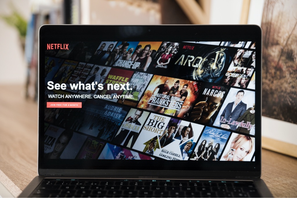 Use Netflix for media based immersion language learning